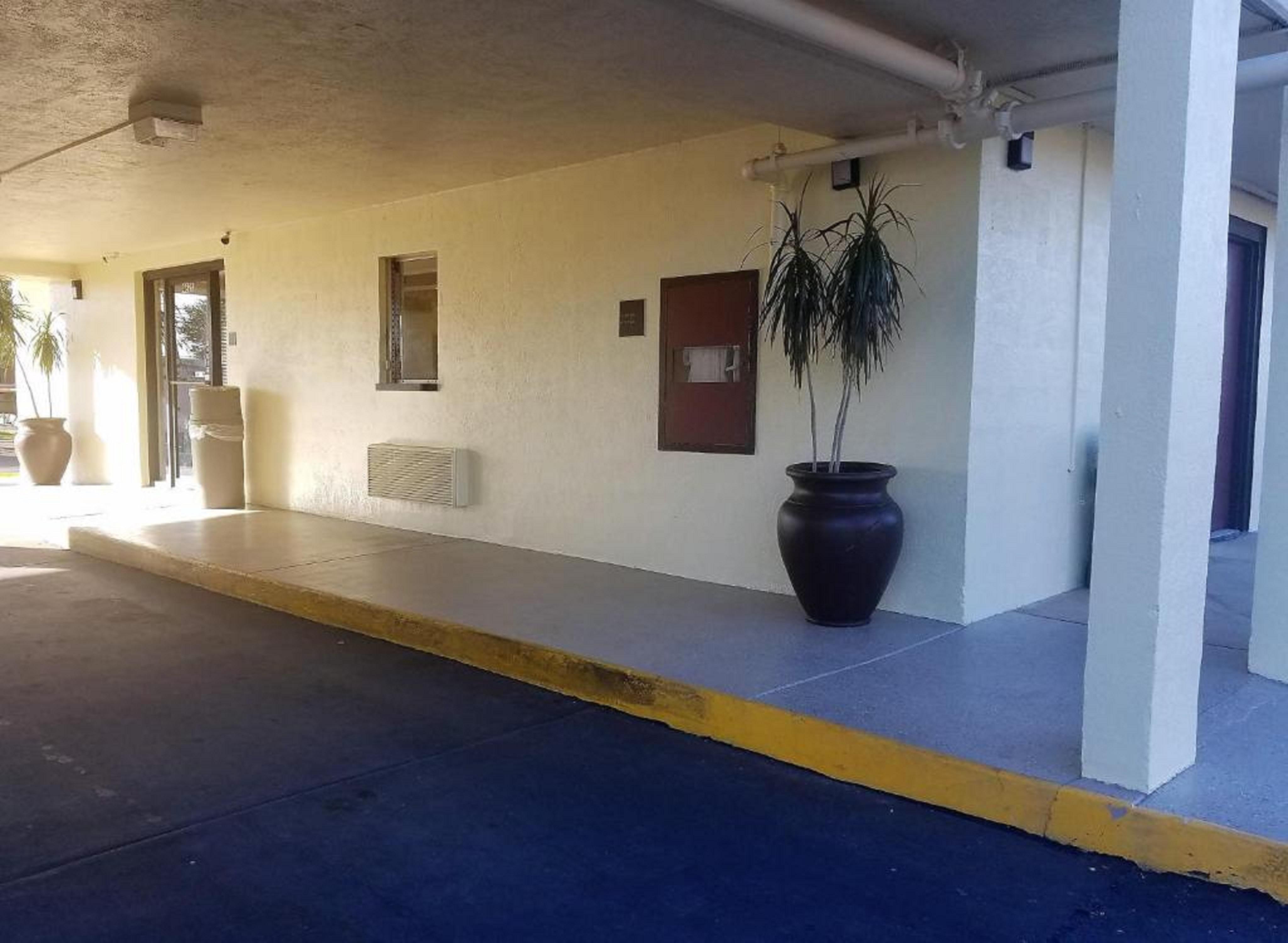 Red Roof Inn San Antonio Northeast - Rittiman Rd Exterior photo