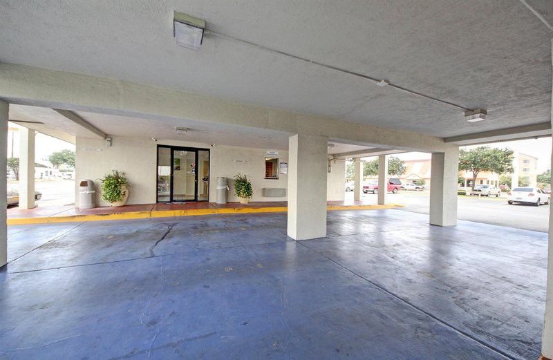 Red Roof Inn San Antonio Northeast - Rittiman Rd Exterior photo