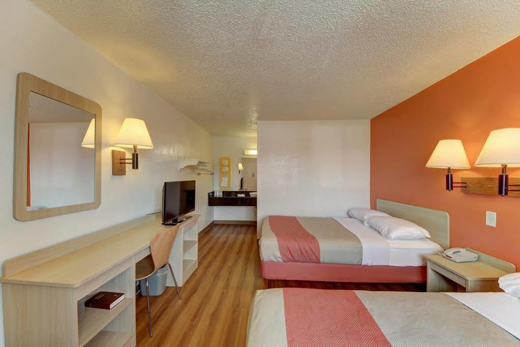 Red Roof Inn San Antonio Northeast - Rittiman Rd Exterior photo
