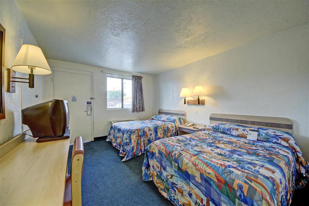 Red Roof Inn San Antonio Northeast - Rittiman Rd Room photo